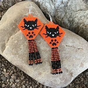 Black Cat with Paws Beaded Earrings,New , Handmade by Me
